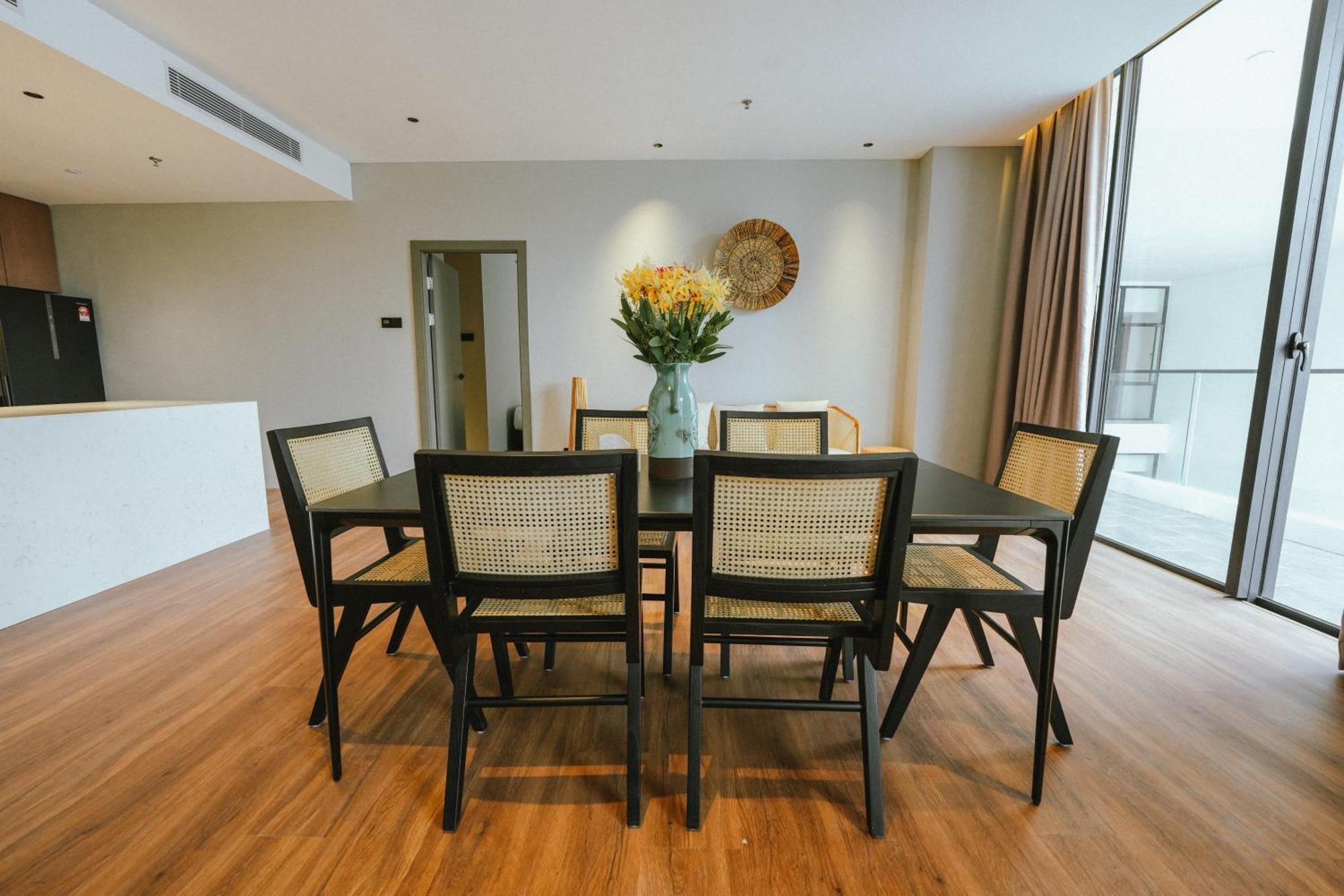 Roxy Beach Resort Sematan Екстер'єр фото