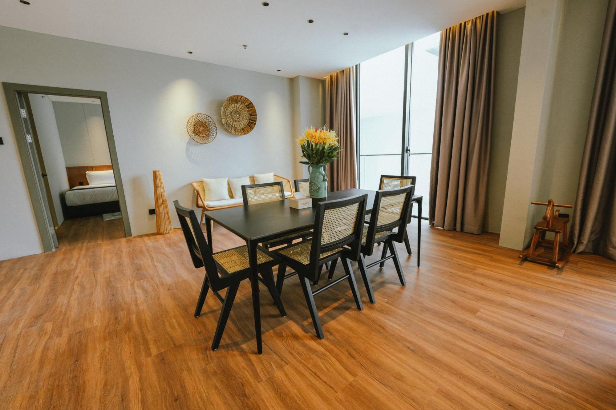 Roxy Beach Resort Sematan Екстер'єр фото