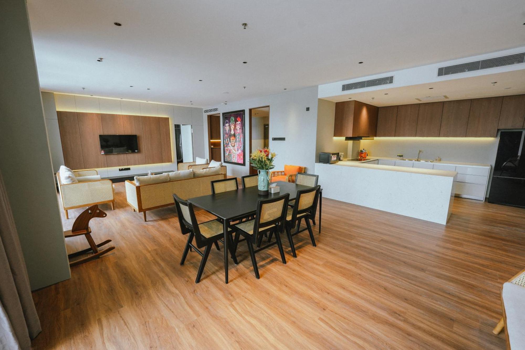 Roxy Beach Resort Sematan Екстер'єр фото