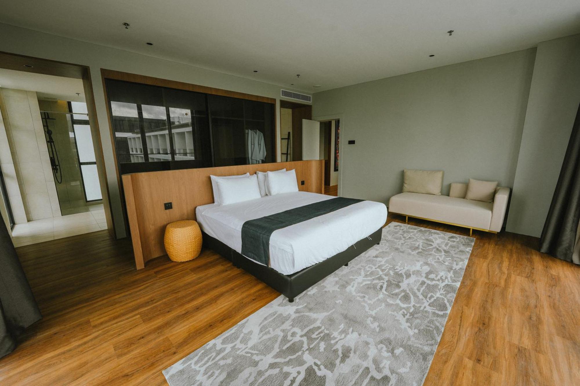 Roxy Beach Resort Sematan Екстер'єр фото
