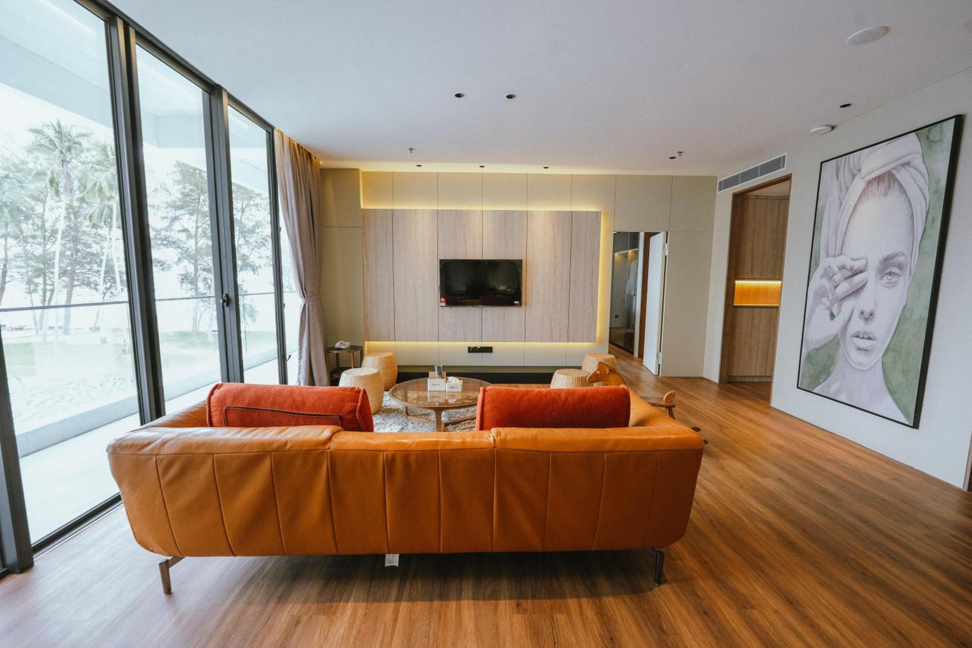 Roxy Beach Resort Sematan Екстер'єр фото
