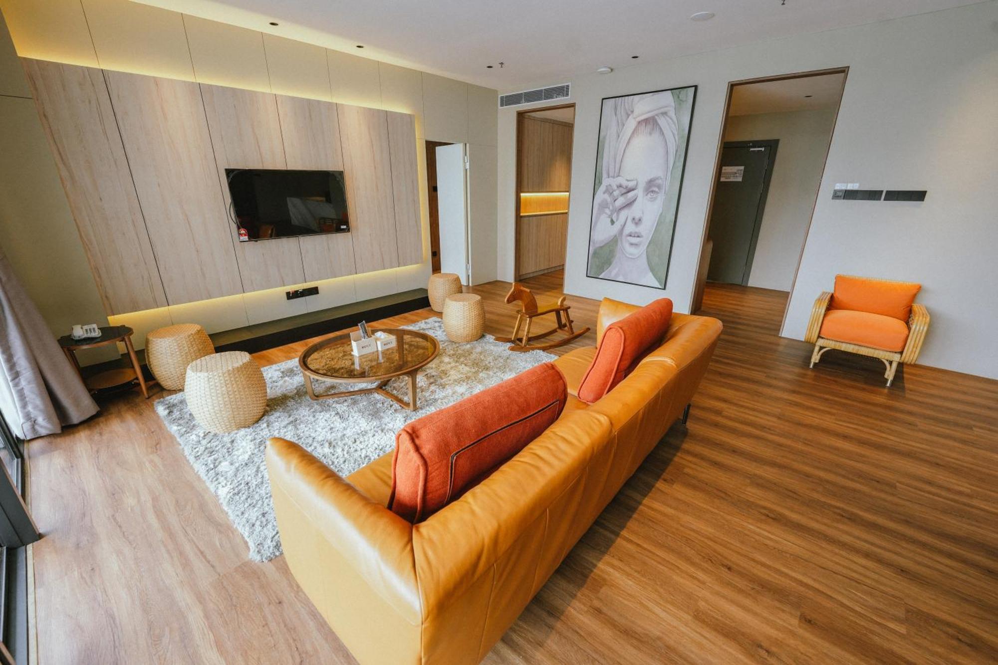 Roxy Beach Resort Sematan Екстер'єр фото