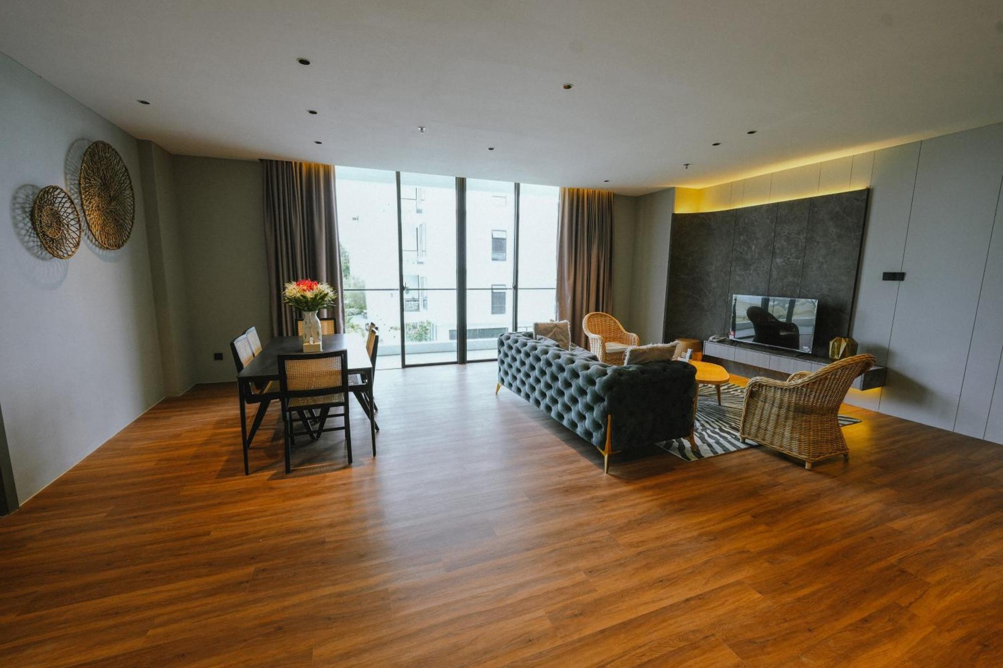 Roxy Beach Resort Sematan Екстер'єр фото
