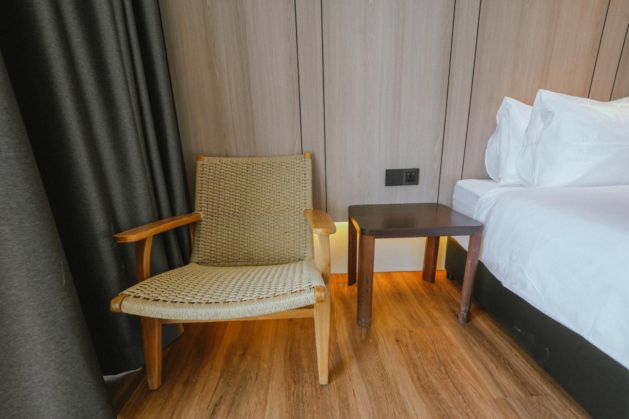 Roxy Beach Resort Sematan Екстер'єр фото